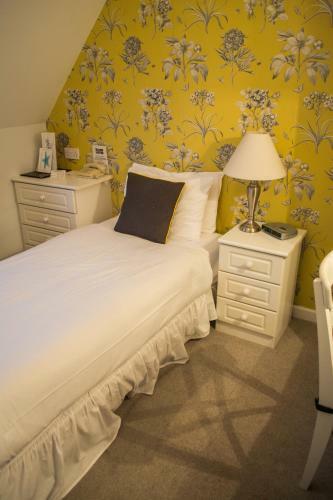 Beachlands Hotel