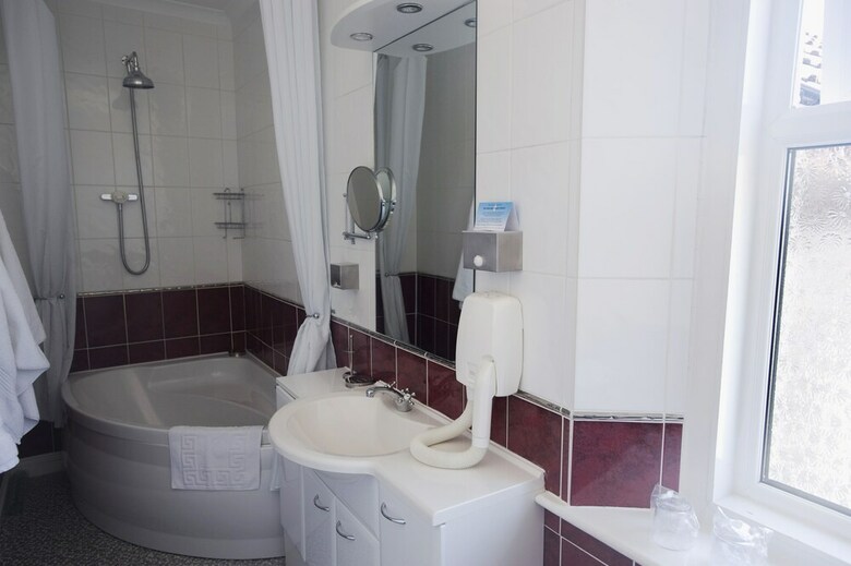 Hostal Oakover Guest House