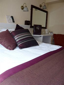 Queenswood Hotel