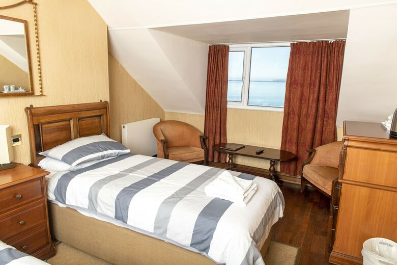 Hostal Eryl Mor Hotel