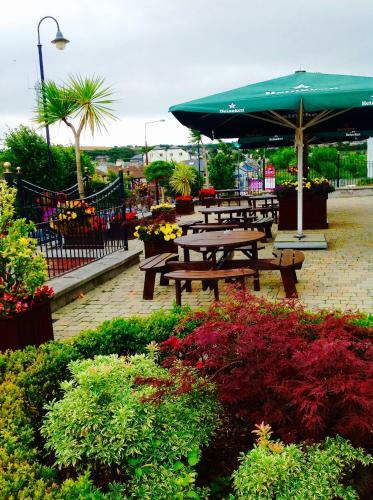 Hotel Carrigaline Court