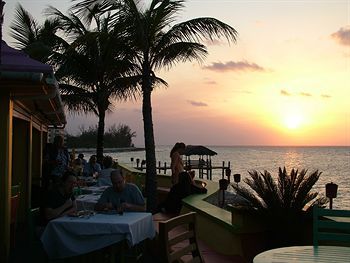Hotel Compass Point Beach Resort