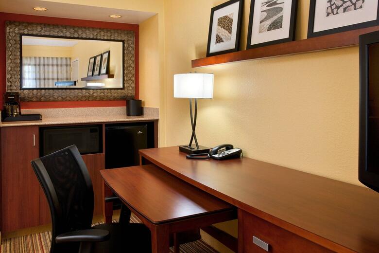 Hotel Courtyard By Marriott San Diego Sorrento Mesa