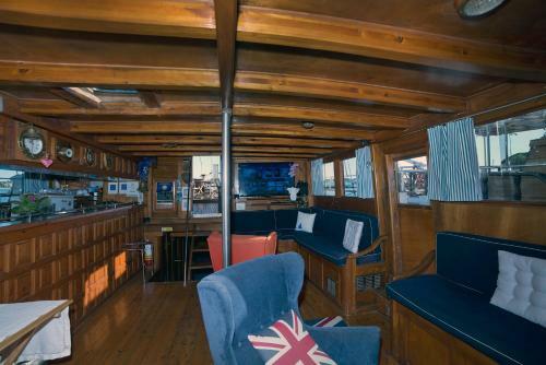 Venezia Boat & Breakfast Caicco Freedom