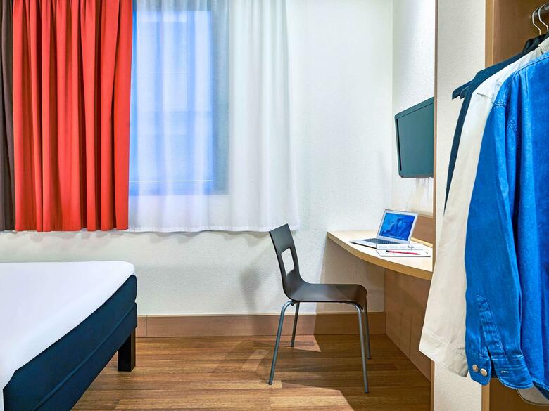 Hotel Ibis Barcelona Centro (sagrada Familia)