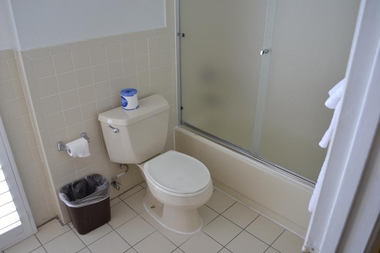 Hotel Alpha Inn And Suites