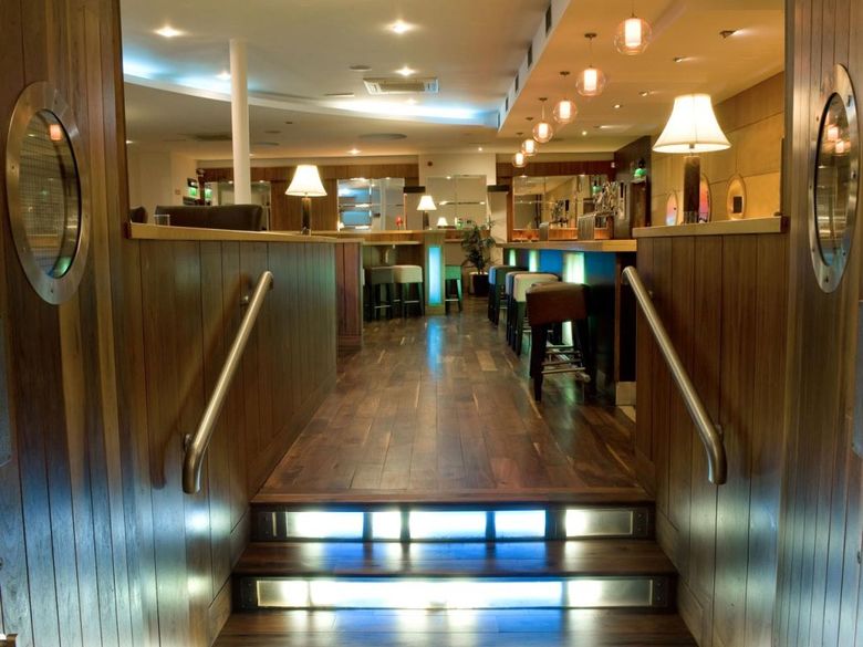 Hotel South Court