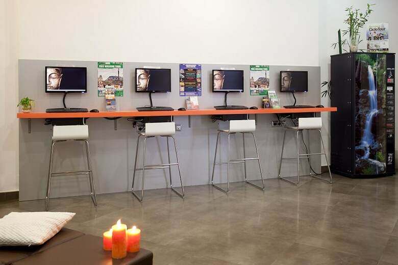 Hostal Hip Karma Hostel   Shared Rooms