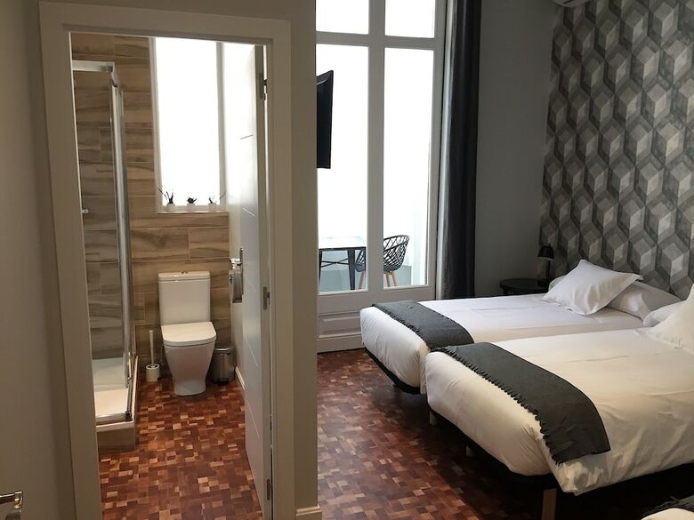 Hostal Hip Karma Hostel   Shared Rooms