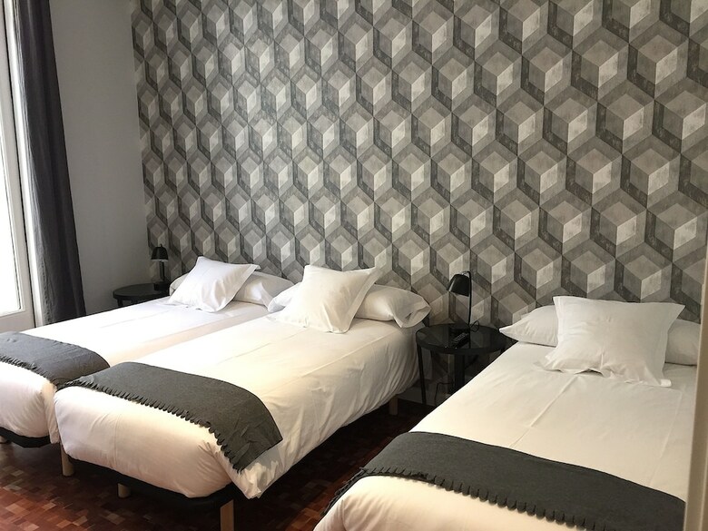 Hostal Hip Karma Hostel   Shared Rooms