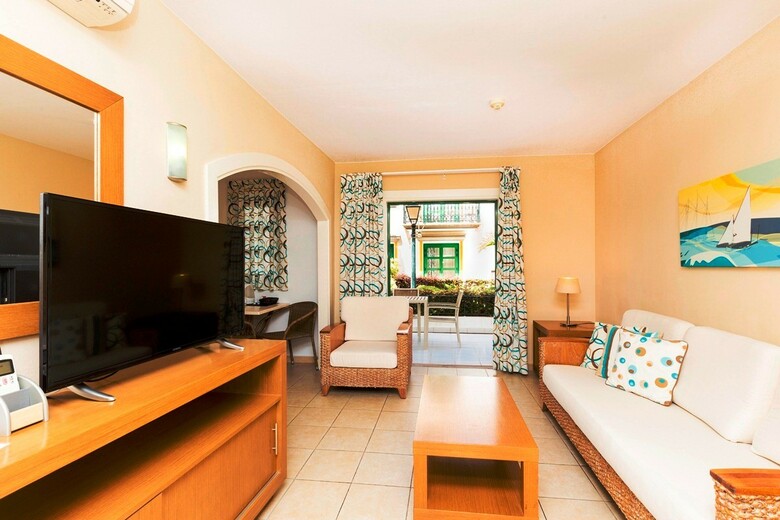 Apartamentos Livvo Puerto De Mog�n