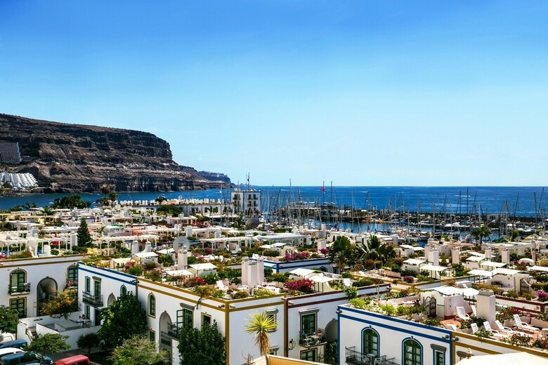 Apartamentos Livvo Puerto De Mog�n