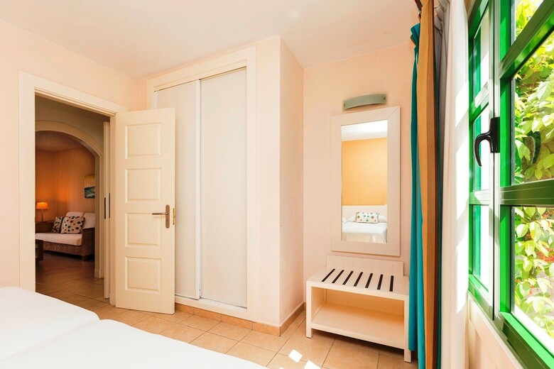 Apartamentos Livvo Puerto De Mog�n