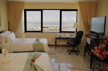 Radisson Fort George Hotel And Marina