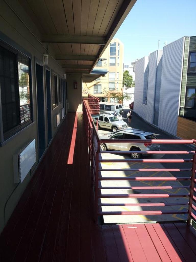 Hotel Bay Bridge Inn