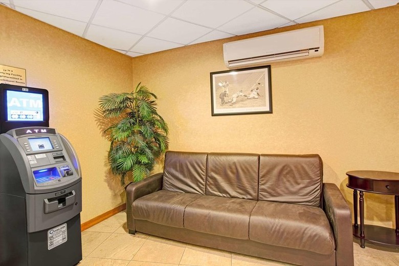 Hotel Howard Johnson Express Inn Bronx Ny