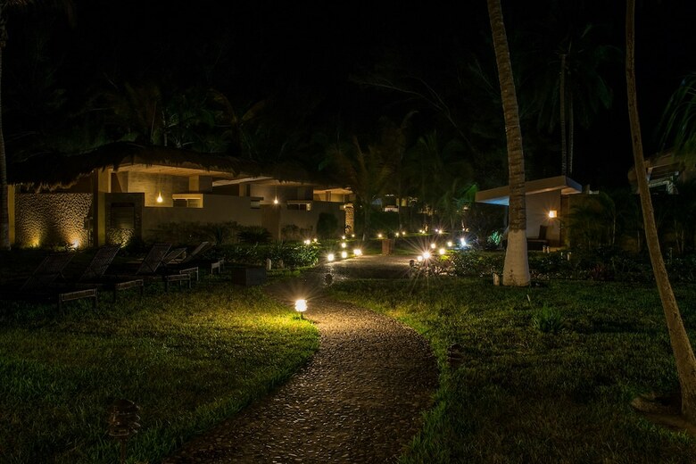 Hotel Isla Tajin Beach And River Resort