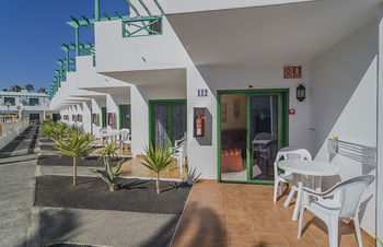 Aparthotel Las Adelfas