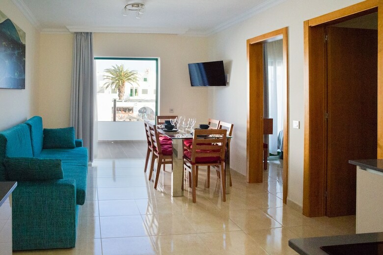 Aparthotel Las Adelfas
