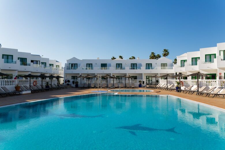 Aparthotel Las Adelfas