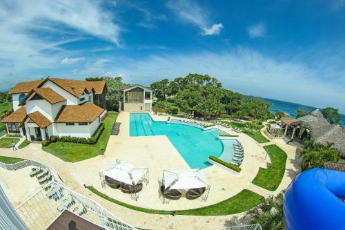 Villa Mariela Escondido Bay