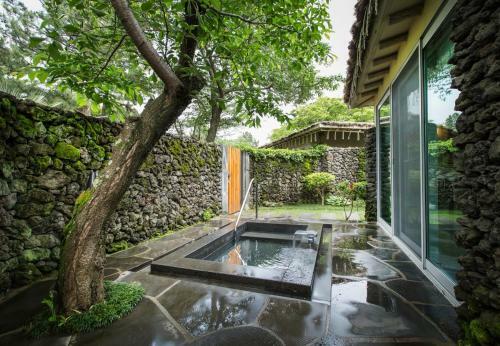 The Seaes Hotel & Resort