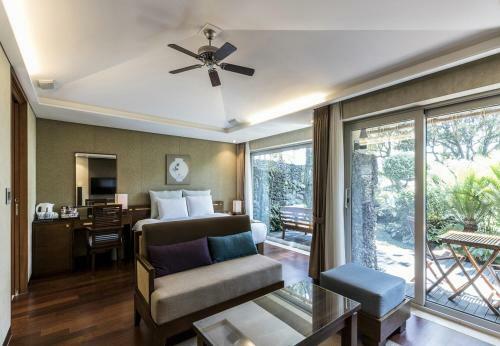 The Seaes Hotel & Resort