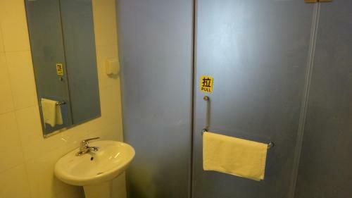 Guilin 68� Hotel North Train Station Branch