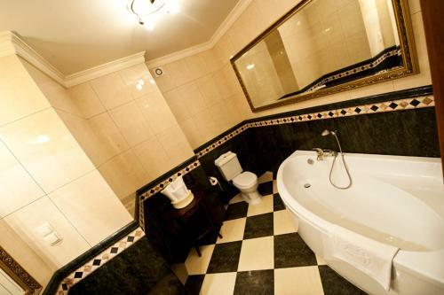 Hostal Paacyk Otrbusy Business & Spa
