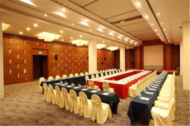 Hotel Howard Johnson Plaza Lingang Shanghai