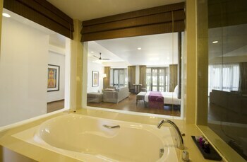 Hotel Avani Bentota Resort & Spa
