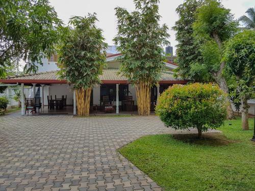 Hotel White Villa Beach Resort
