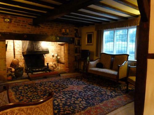 Bed & Breakfast Tudor Cottage