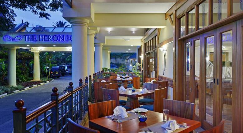 Hotel The Heron Portico