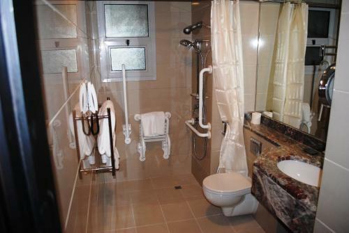 Raviz Center Point Hotel