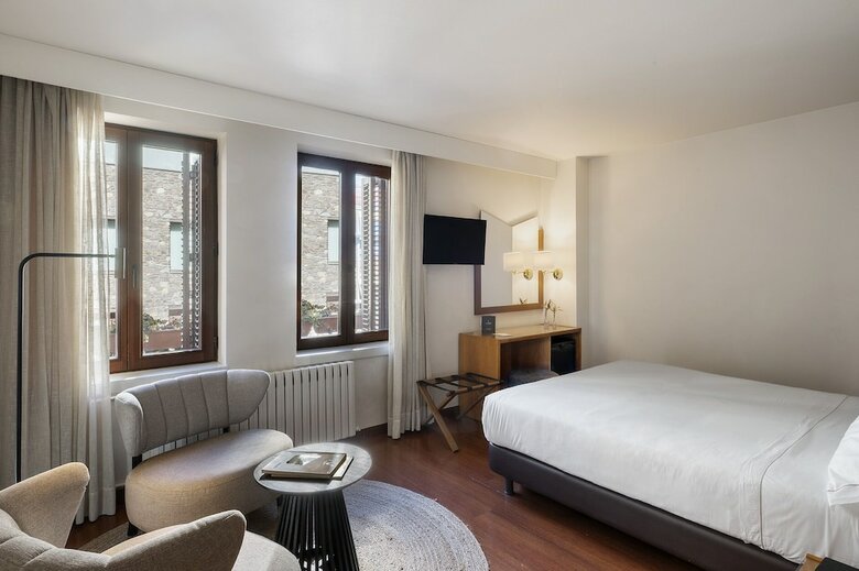 Hotel De L'isard