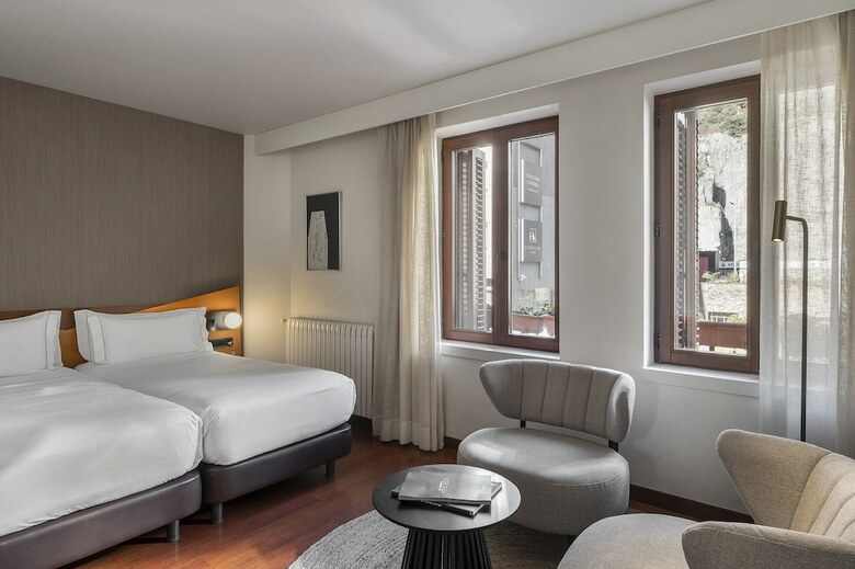 Hotel De L'isard