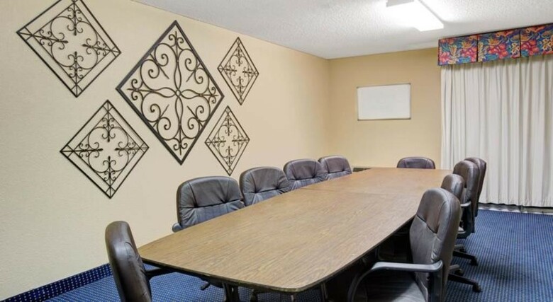 Hotel Baymont Inn & Suites Florida Mall
