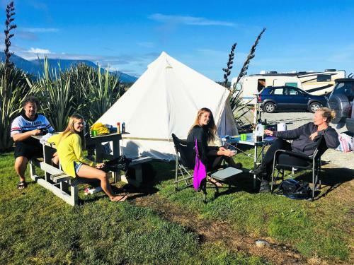 Haast River Top 10 Holiday Park