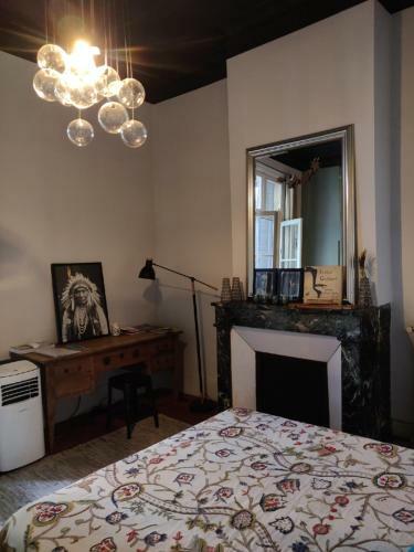 Bed & Breakfast En Ville Et Sous Les Arbres