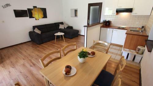 Two-bedroom Apartment Malinska Near Sea