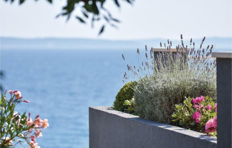 Holiday Home Podstrana With Sea View 360