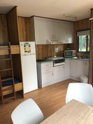 Pleasurelea Tourist Resort & Caravan Park