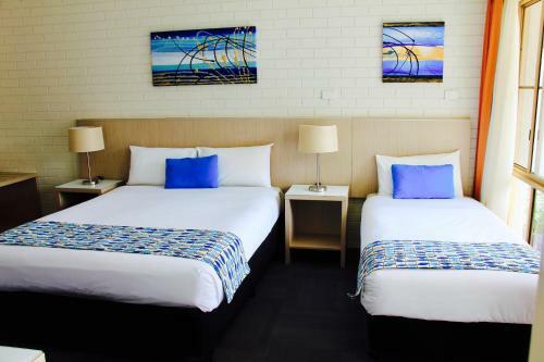 Zorba Waterfront Motel