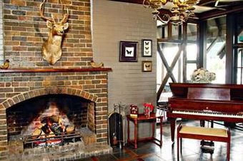 New England Motor Lodge