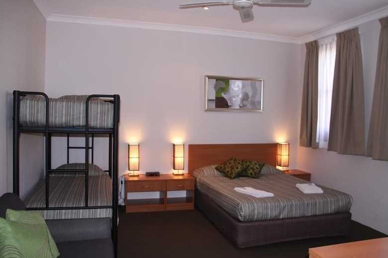 Hostal Alishan International Guest House