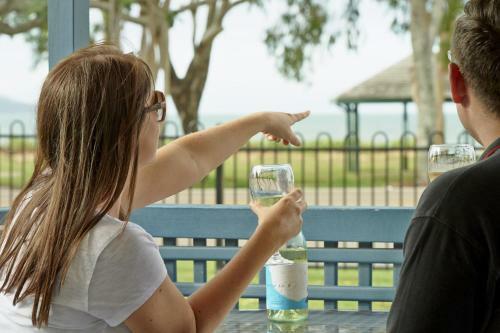 Rowes Bay Caravan Park