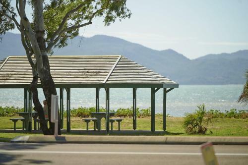 Rowes Bay Caravan Park