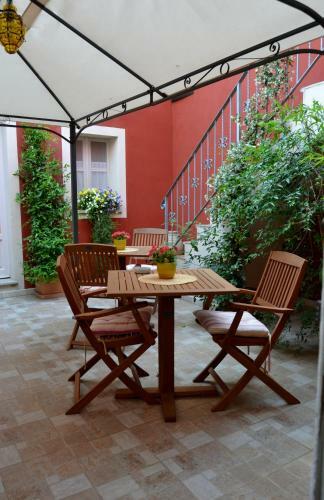Hostal S'attobiu B&B And Guest-houses