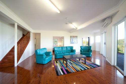 Passage Avenue - Shute Harbour